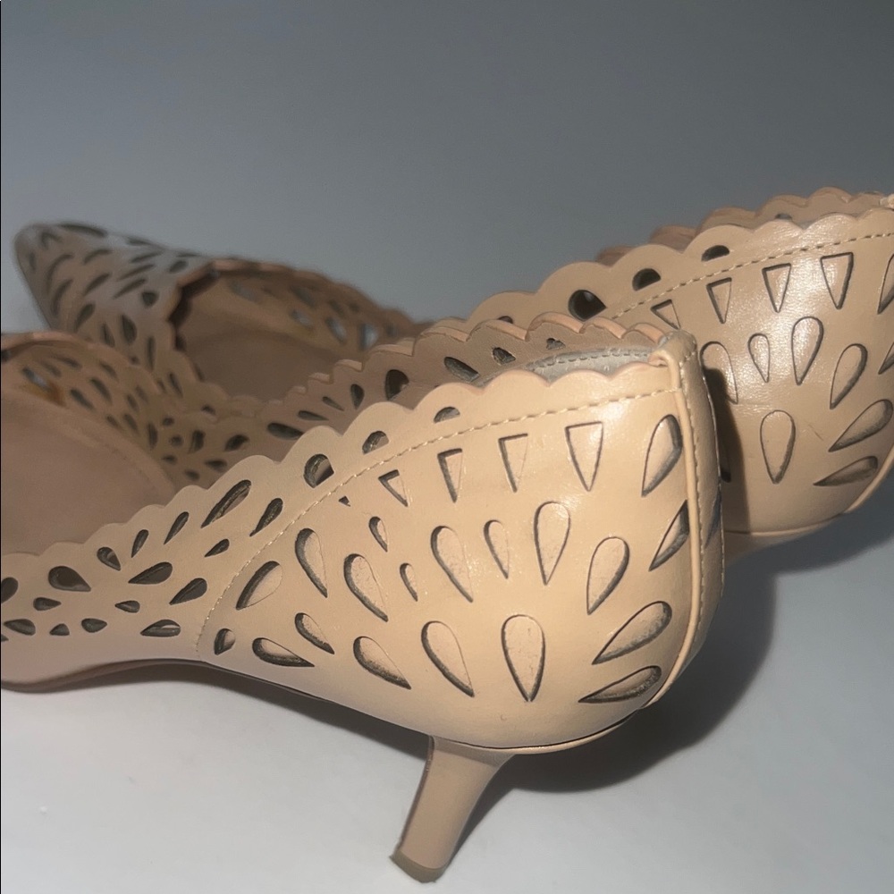 Women's Charles By Charles David Tan Cutout Heels 6.5 - Picture 4 of 9